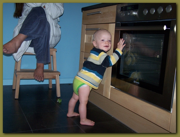 599x448 pixels (216K)